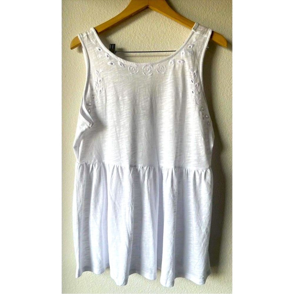 Torrid white tank with ties